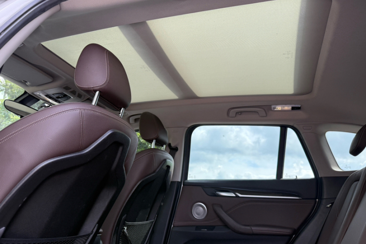 宝马X1 2021款 xDrive25Li 尊享型中控内饰7010