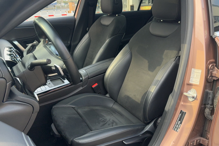 奔驰A级 2020款 A 180 L 运动轿车局部细节19