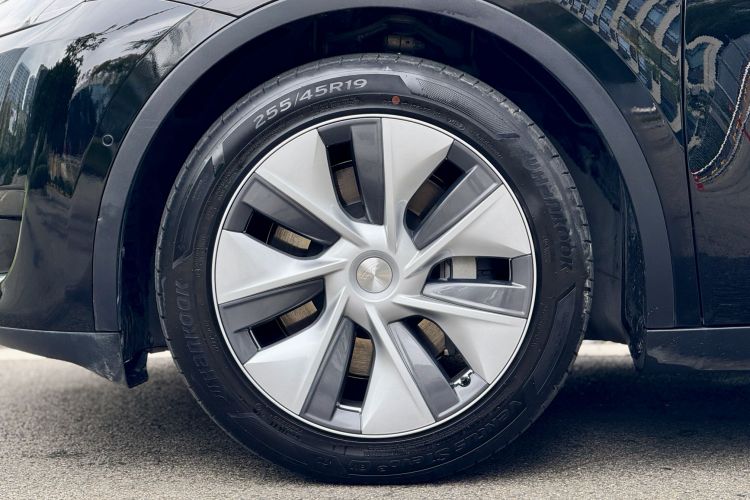 特斯拉 Model Y 2022款 后轮驱动版车身外观6008