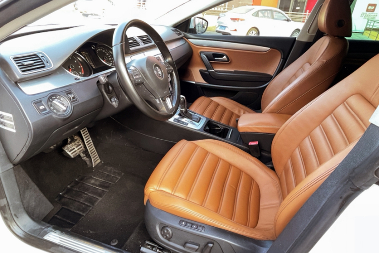 一汽-大众CC 2011款 2.0TSI 至尊型中控内饰7001