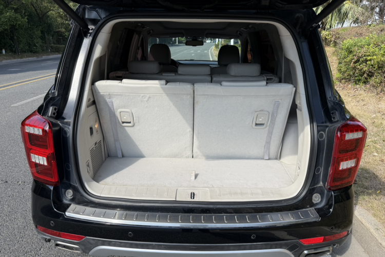 广汽传祺 传祺GS8 2017款 320T 四驱豪华智联版（七座）中控内饰7012