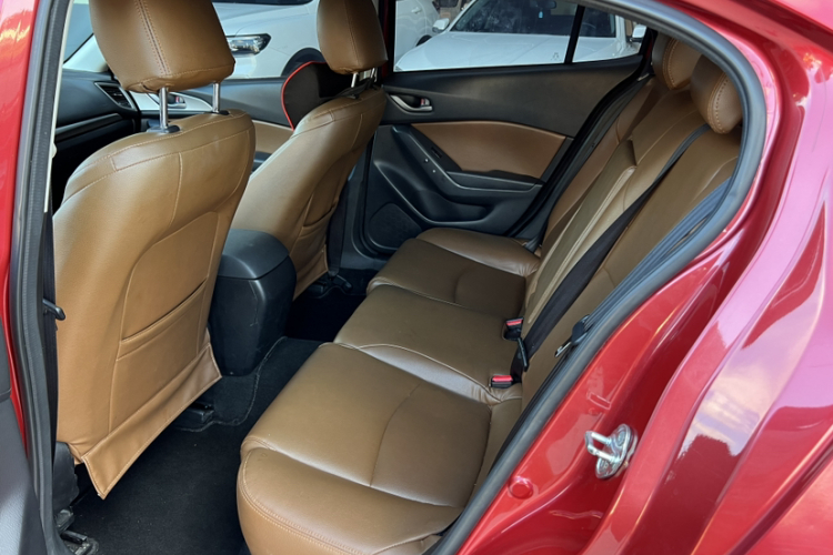 马自达3 昂克赛拉 2017款 三厢 1.5L 自动舒适型 国V中控内饰7006