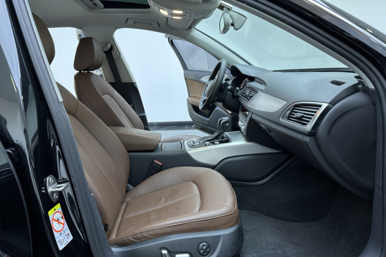 奥迪A6L 2018款 30周年年型 35 TFSI 时尚型中控内饰7007