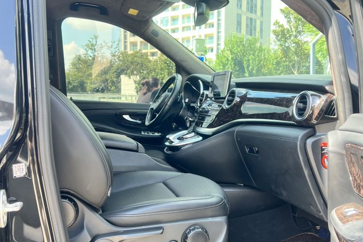 奔驰V级（平行进口）中控内饰7005