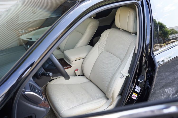 丰田 皇冠 2015款 2.0T 时尚版车身外观6011