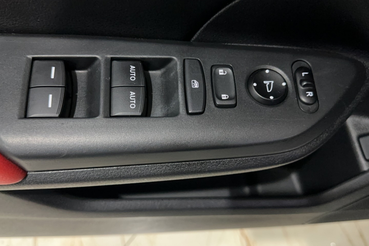 本田 思域 2019款 180TURBO CVT尚动版 国VI局部细节9001