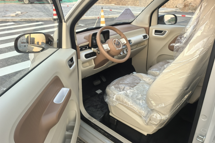 五菱汽车 宏光MINIEV 2024款 第三代 215km 青春版中控内饰7004