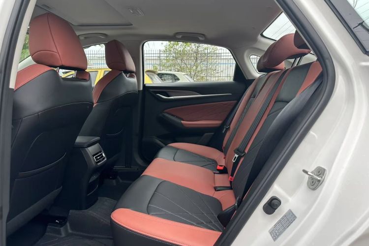 长安 逸动 2024款 PLUS 蓝鲸NE 1.4T GDI DCT高能版中控内饰7003