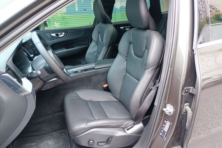 沃尔沃XC60 2019款 T5 四驱智逸版 国VI中控内饰7004
