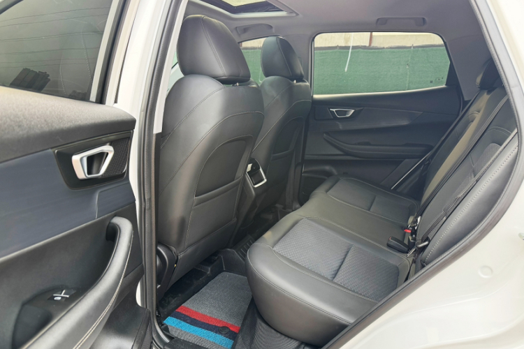 奇瑞 瑞虎5x 2024款 1.5L CVT新锐版中控内饰7004