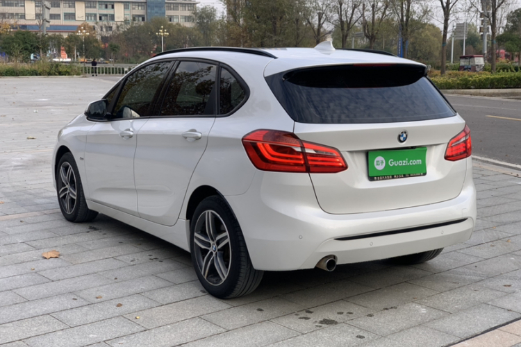 宝马2系旅行车 2016款 218i 运动设计套装车身外观6006