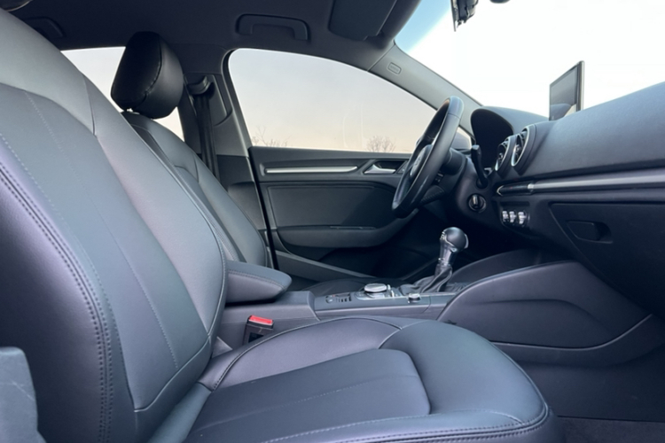 奥迪A3 2017款 Limousine 35 TFSI 进取型中控内饰7002