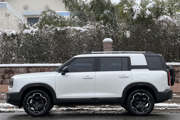 北京越野 北京BJ30 2024款 1.5T 魔核电驱进阶版车身外观6002