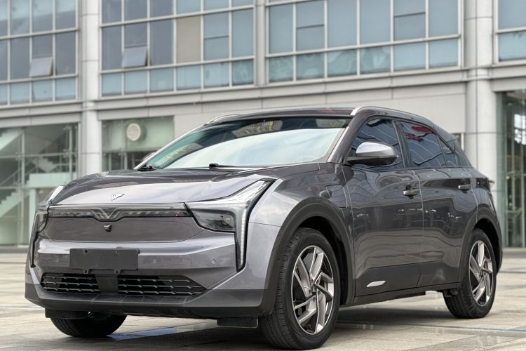 哪吒汽车 哪吒U 2021款 Pro 500 登月版车身外观1