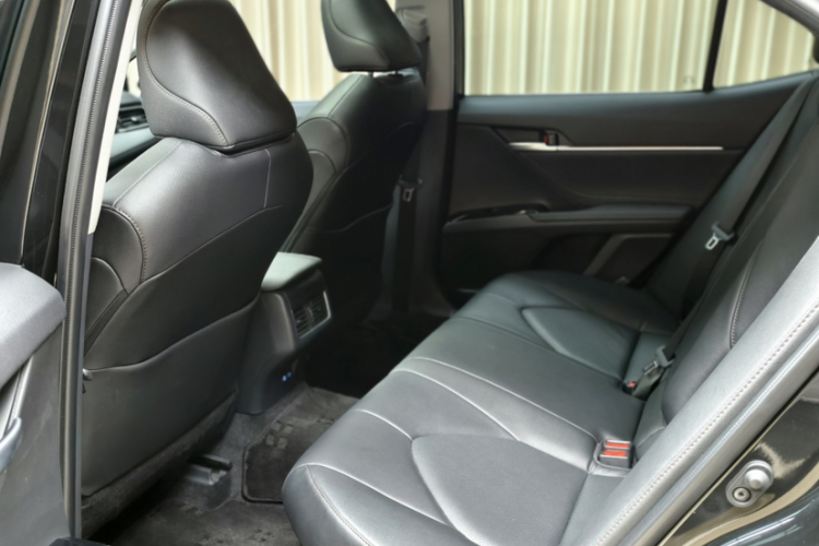 丰田 凯美瑞 2023款 双擎 2.5HGVP 领先版中控内饰7001