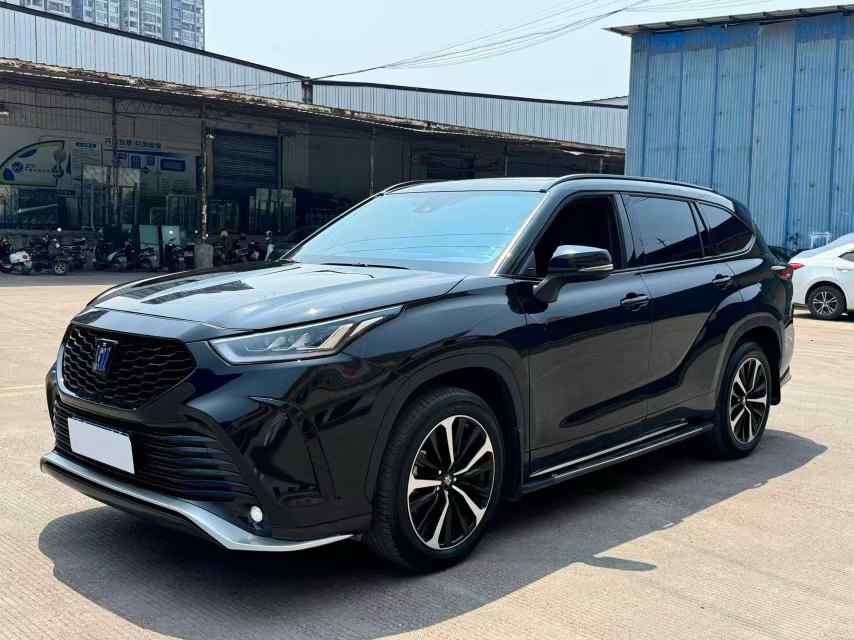 丰田 皇冠陆放 2022款 2.0T 四驱劲享版(1)