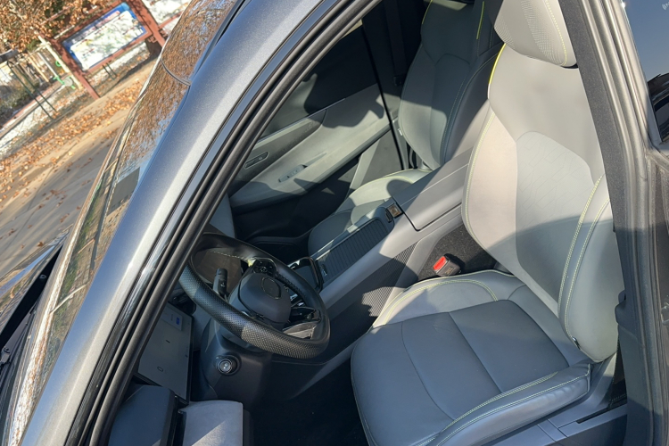 领克08 EM-P 2025款 120km 长续航Pro局部细节19