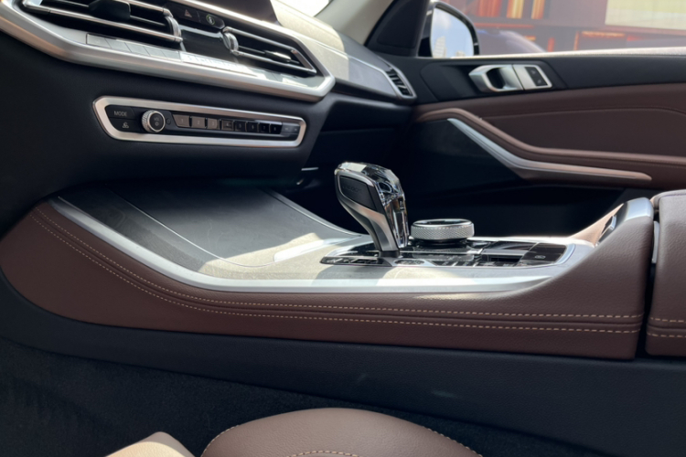 宝马X5(进口) 2022款 xDrive30i M运动套装中控内饰7008