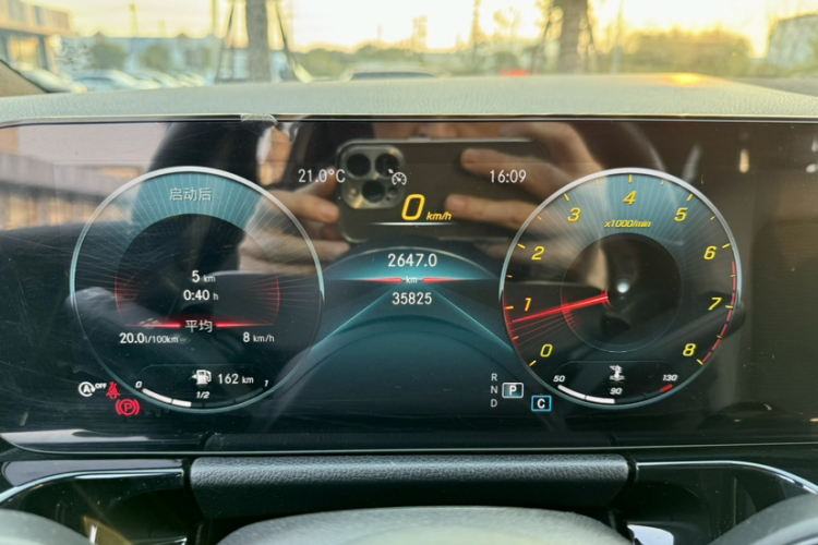 奔驰B级 2020款 B 180中控内饰15