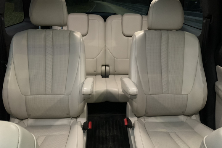 理想汽车 理想ONE 2020款 增程6座版中控内饰7004