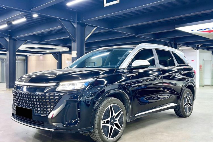 蓝电E5 2024款 荣耀版 100KM臻享型 7座车身外观1