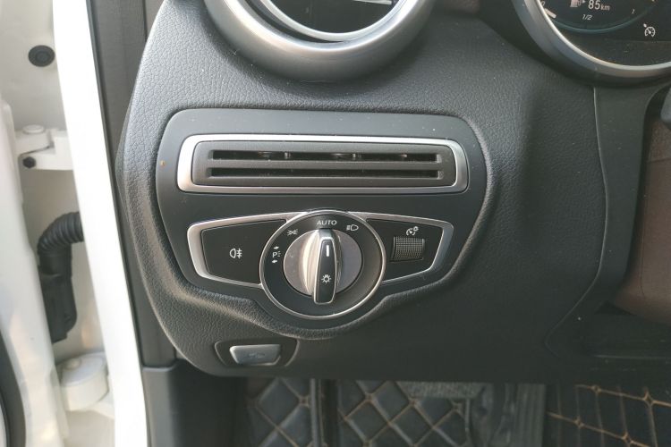 奔驰GLC 2021款 GLC 260 L 4MATIC 豪华型局部细节9003