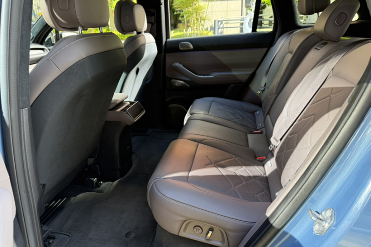 蔚来ES7 2022款 100kWh 首发版中控内饰7006