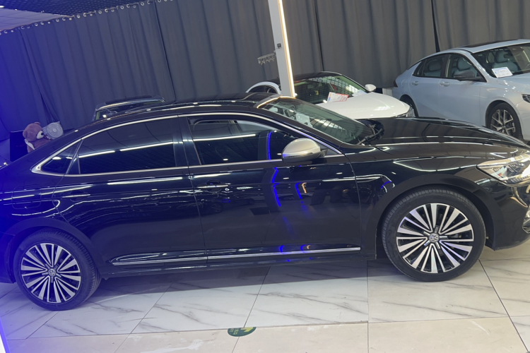 大众 帕萨特 2020款 330TSI 豪华版 国VI车身外观6002