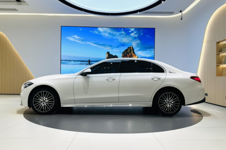 奔驰C级 2023款 改款 C 260 L 运动版车身外观6001