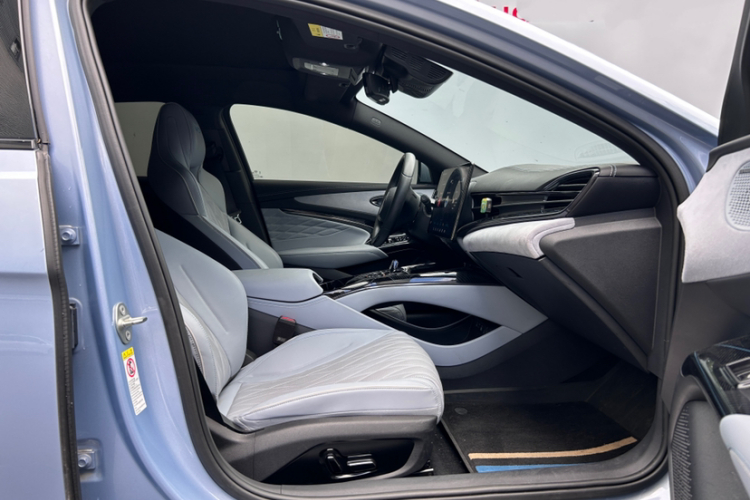 比亚迪 海豹 2023款 冠军版 550km 尊贵型车身外观6001