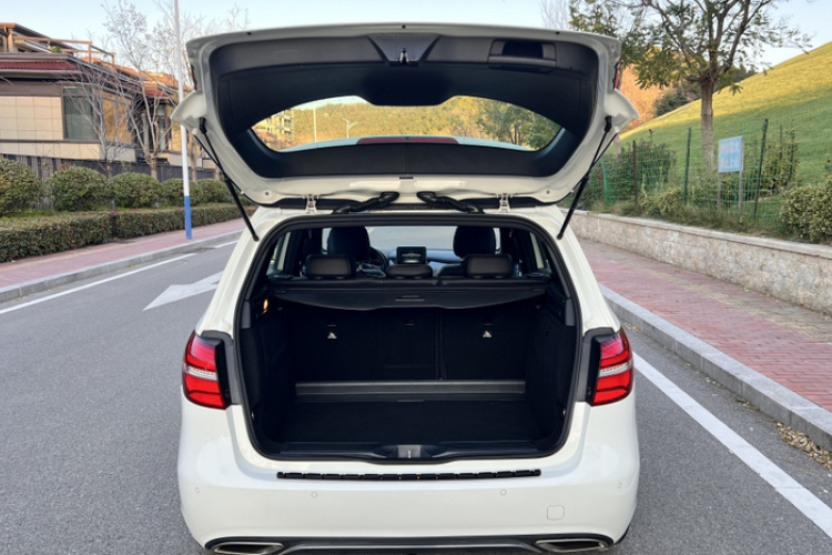 奔驰B级 2015款 B 200 时尚型局部细节23