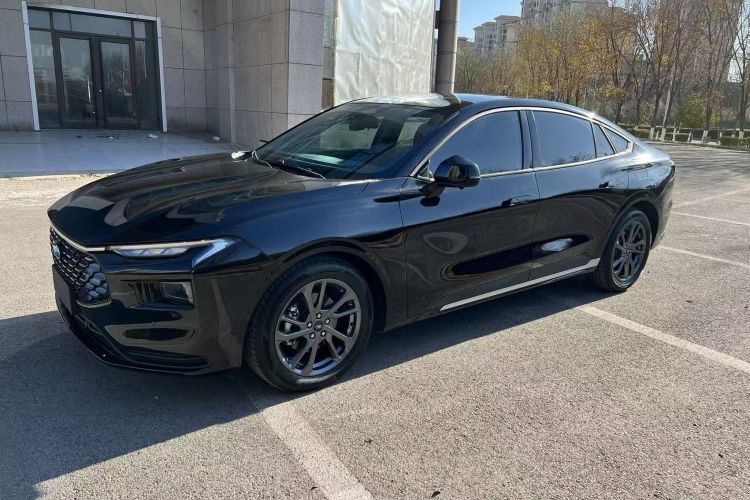 福特 蒙迪欧 2025款 2.0T EcoBoost 豪华型车身外观1