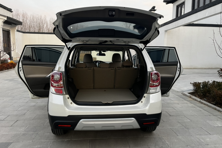 丰田 逸致 2015款 180E CVT跨界版局部细节9005