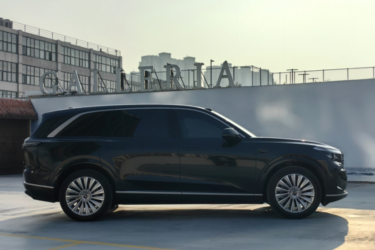 乐道L90 2025款 Ultra 六座版车身外观6002