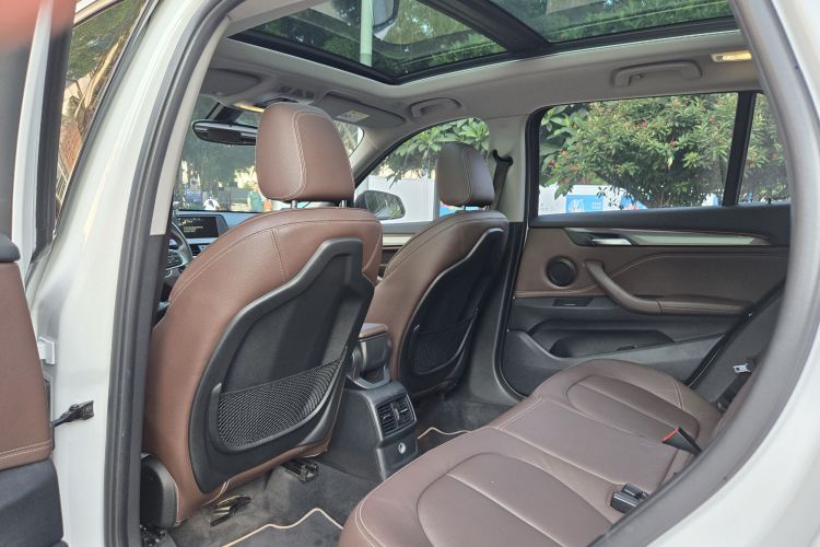 宝马X1 2016款 sDrive20Li 豪华型车身外观6009