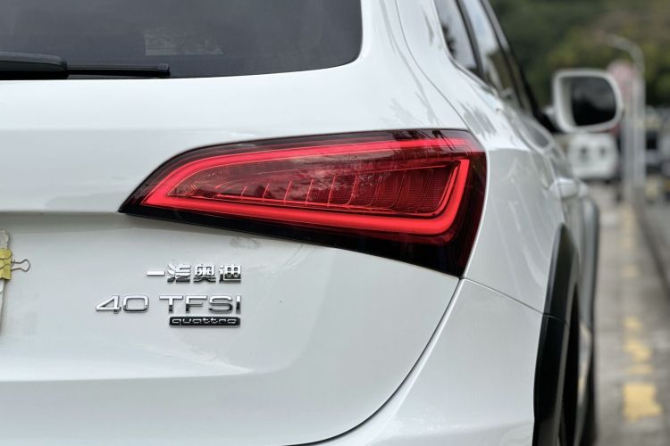 奥迪Q5 2018款 典藏版 40 TFSI 技术型车身外观6006
