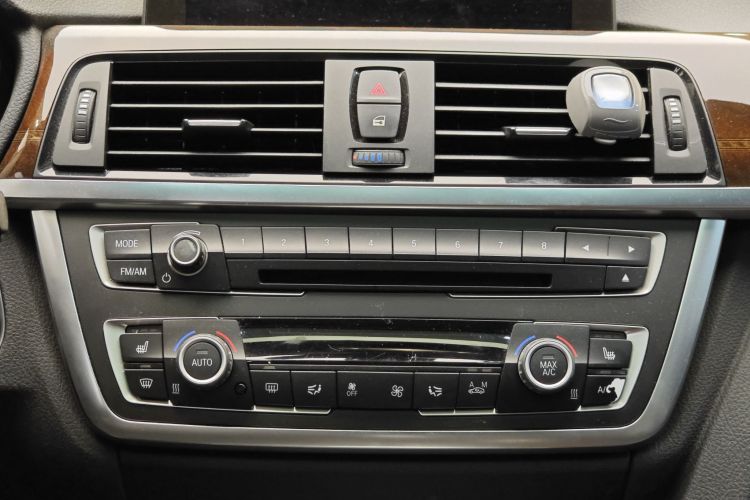 宝马3系 2015款 320Li 超悦版豪华设计套装中控内饰7014