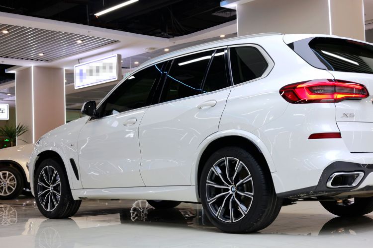 宝马X5(进口) 2019款 xDrive40i M运动套装车身外观6007