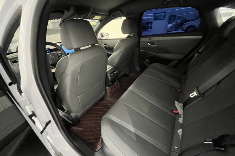 比亚迪 秦PLUS 2025款 DM-i 智驾版 55KM领先型中控内饰7005