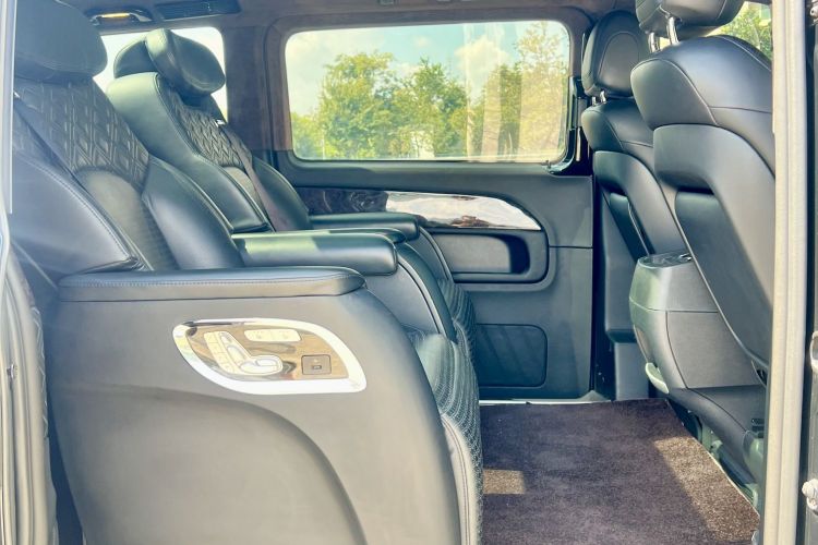 奔驰V级（平行进口）中控内饰7004