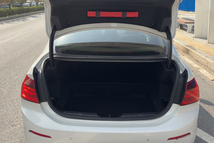 宝马1系 2017款 118i 时尚型局部细节23