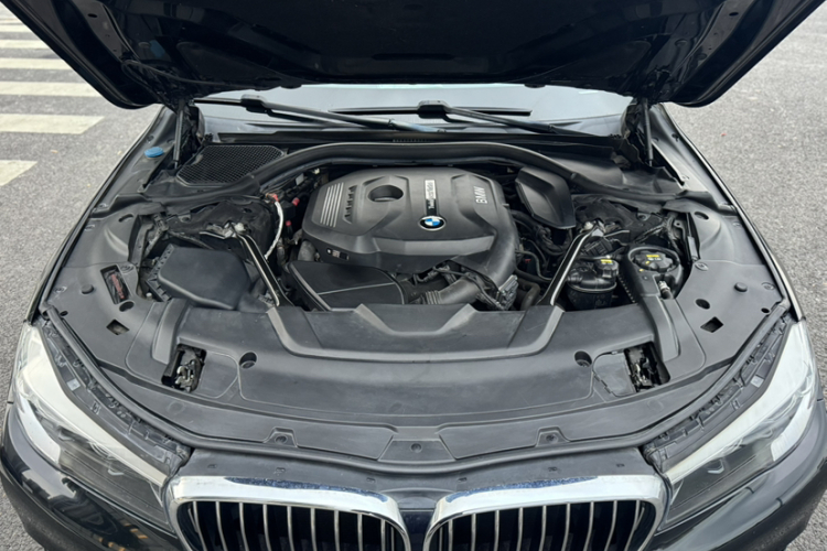 宝马7系 2017款 730Li 领先型局部细节9002