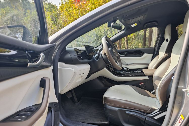 比亚迪 秦PLUS 2024款 荣耀版 DM-i 55KM领先型中控内饰7003