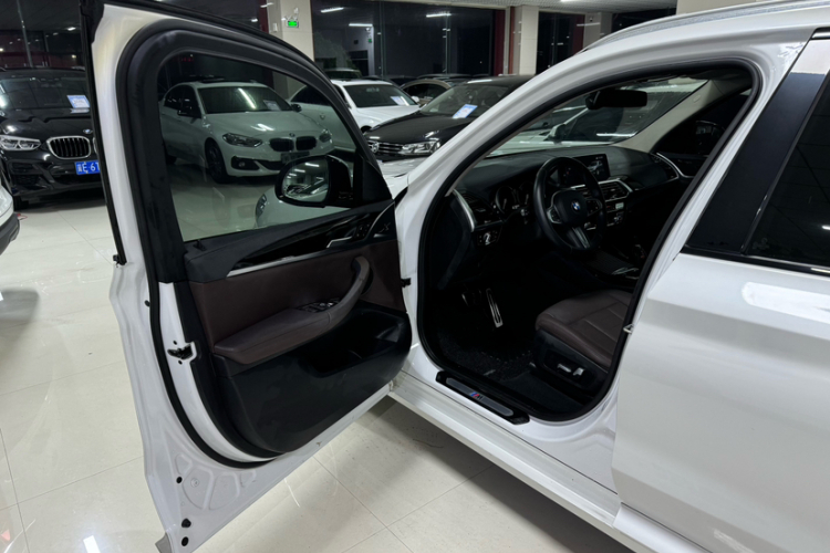 宝马X3 2018款 xDrive25i M运动套装 国V中控内饰7012