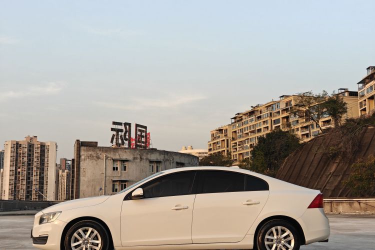 沃尔沃S60 2015款 S60L 2.0T 智行版车身外观6007