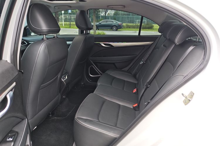 吉利汽车 帝豪 2019款 领军版 1.5L CVT向上互联型 国VI中控内饰7004