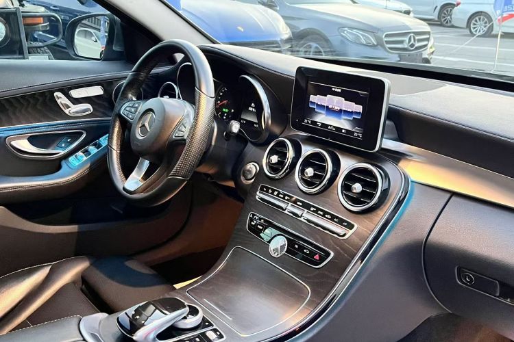 奔驰C级 2015款 C 200 L 运动型中控内饰7007