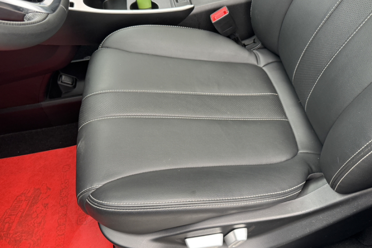 广汽传祺 传祺M6 2021款 270T DCT尊享版（七座）中控内饰7014