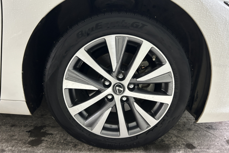 雷克萨斯ES 2018款 200 卓越版 国V车身外观6005