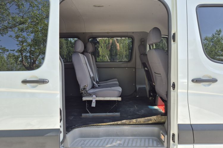 江汽集团 星锐 2022款 2.0T节油王PLUS快运版中轴5-6座HFC4DB3-2E4车身外观6004